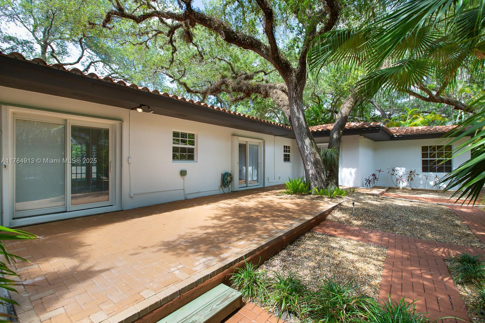 SUNRISE HARBOUR REV PL - Residential