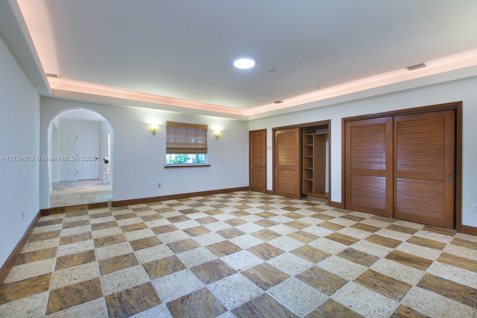 SUNRISE HARBOUR REV PL - Residential