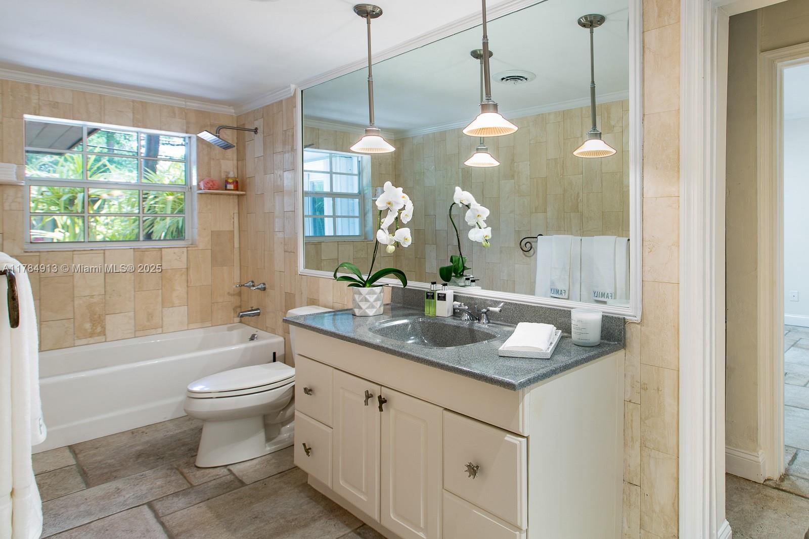 SUNRISE HARBOUR REV PL - Residential