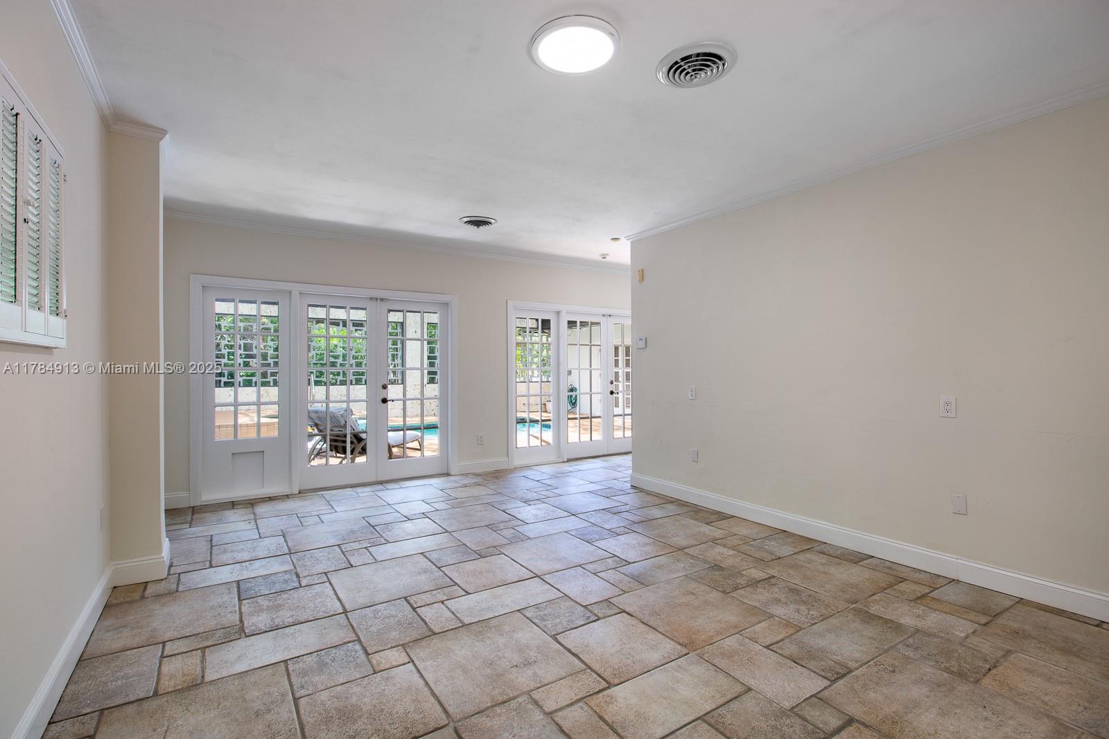 SUNRISE HARBOUR REV PL - Residential