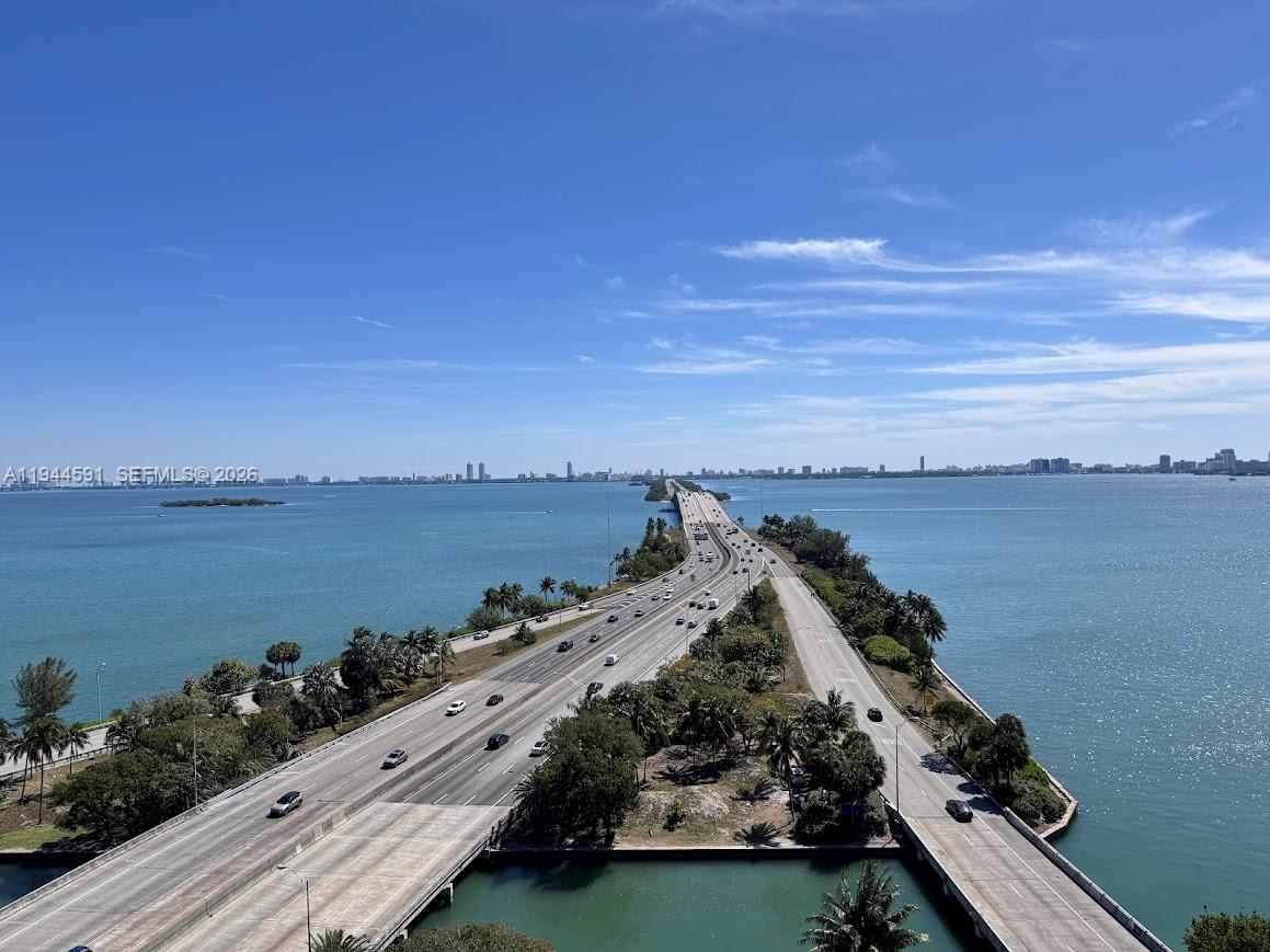 BLUE CONDO - Residential
