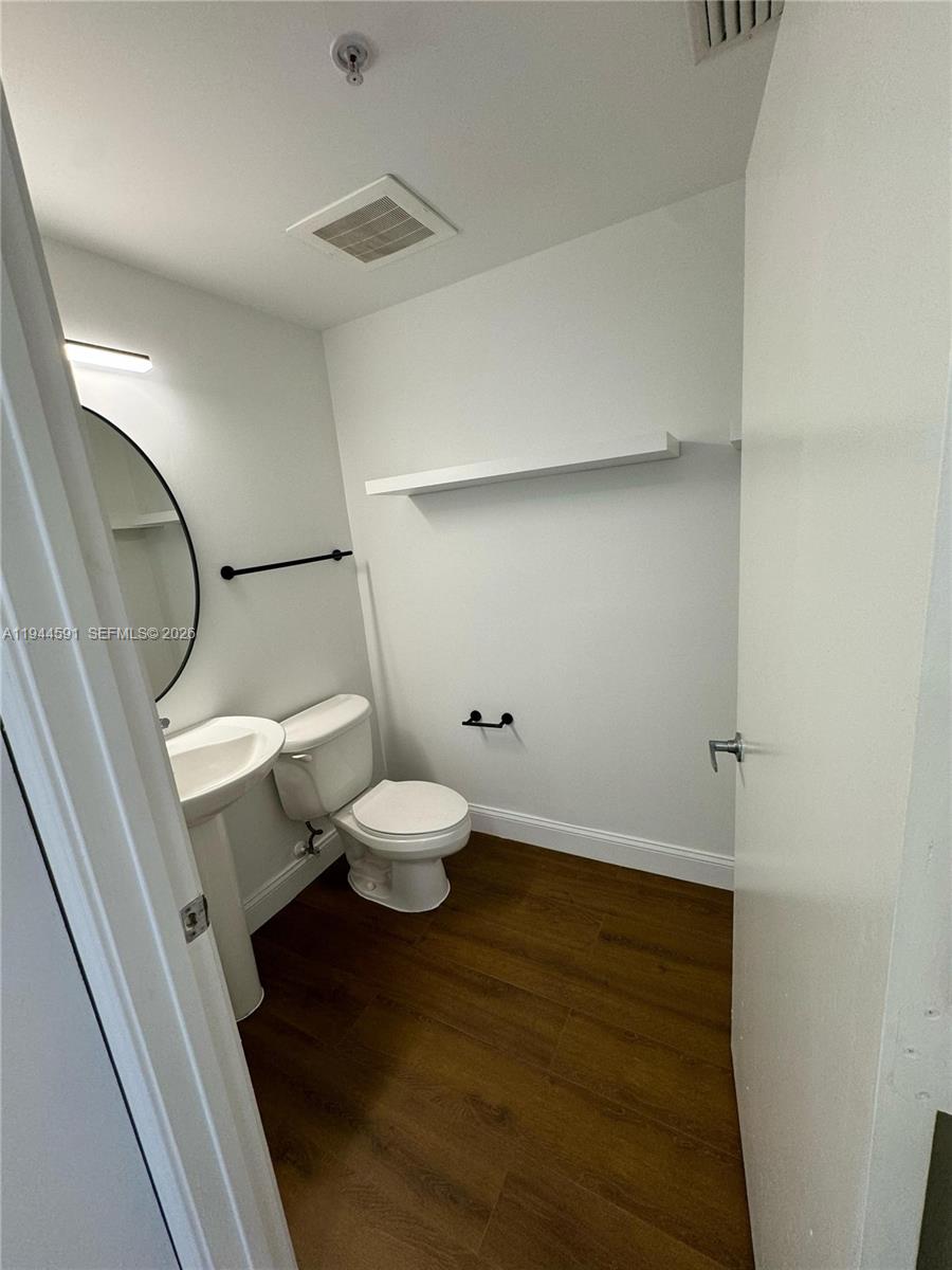 BLUE CONDO - Residential