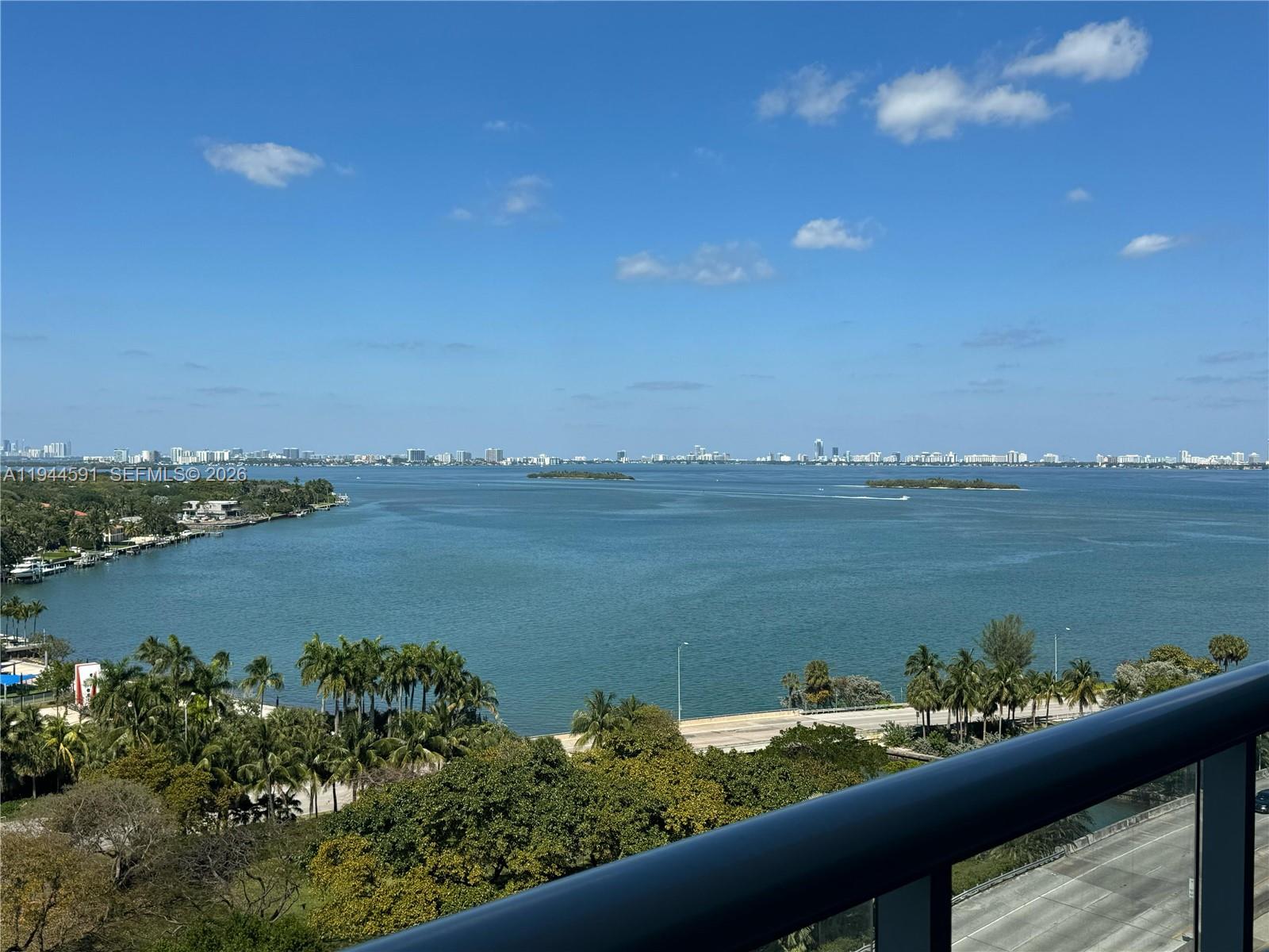 BLUE CONDO - Residential