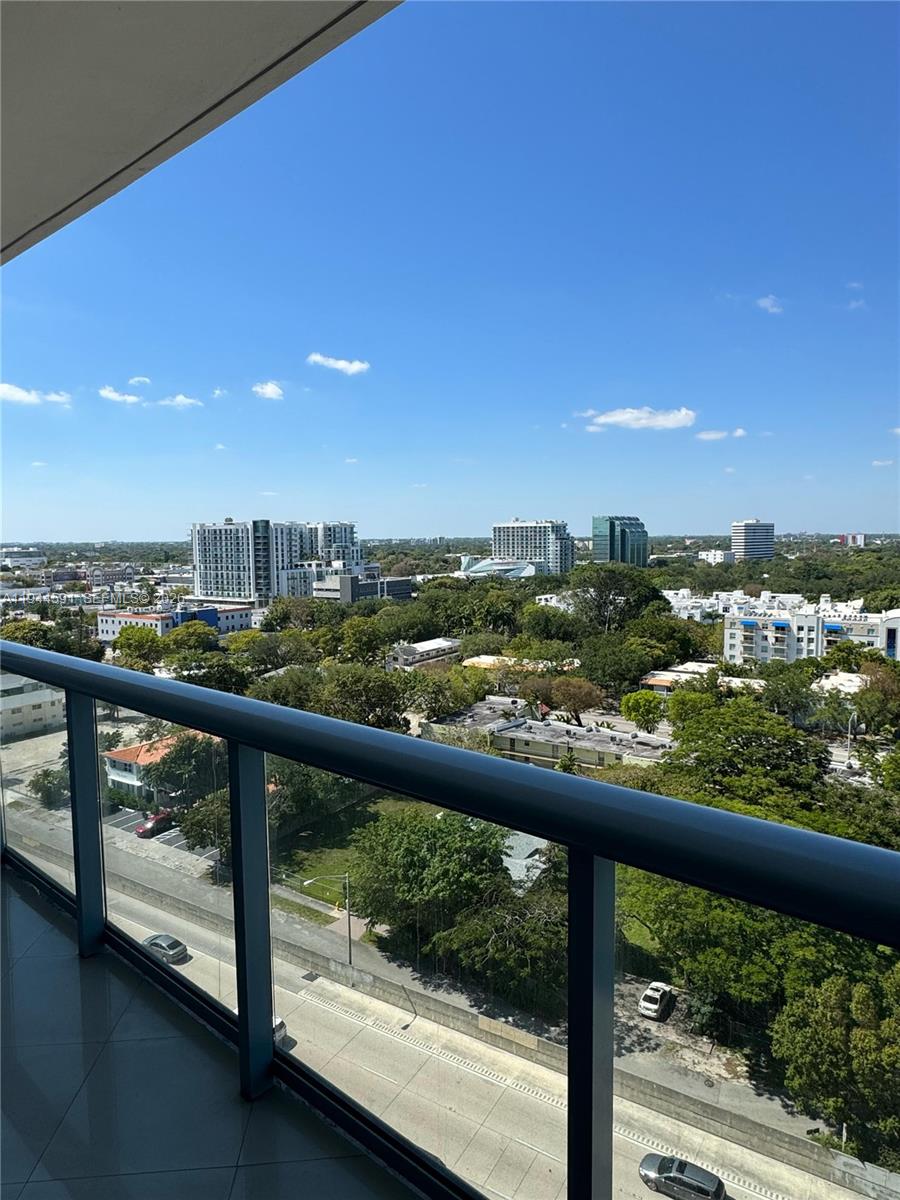 BLUE CONDO - Residential