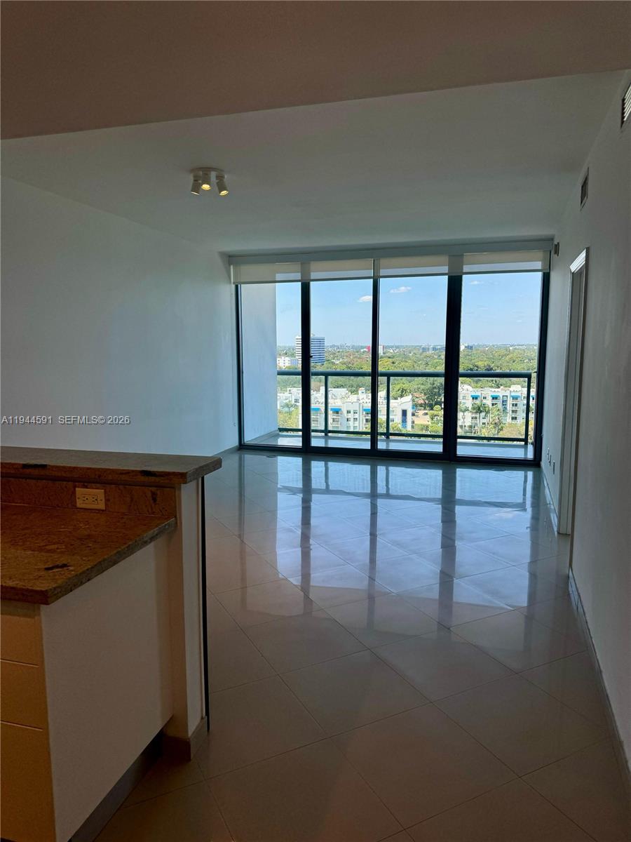 BLUE CONDO - Residential