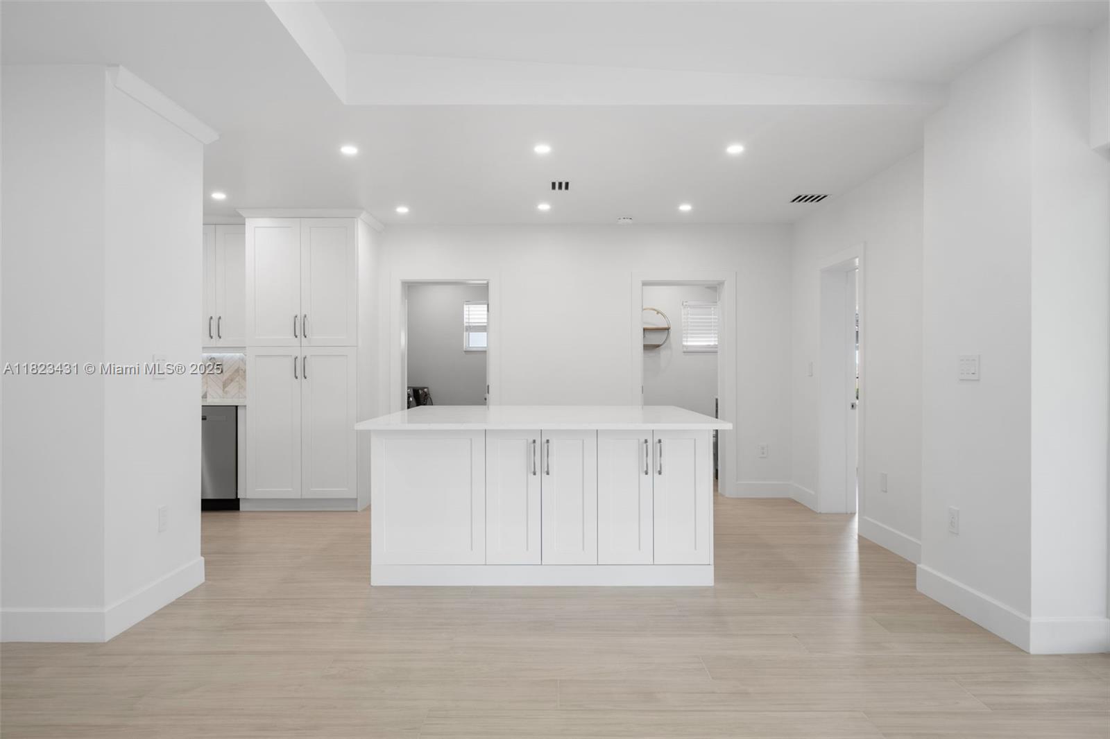 HOLLYWOOD - Residential