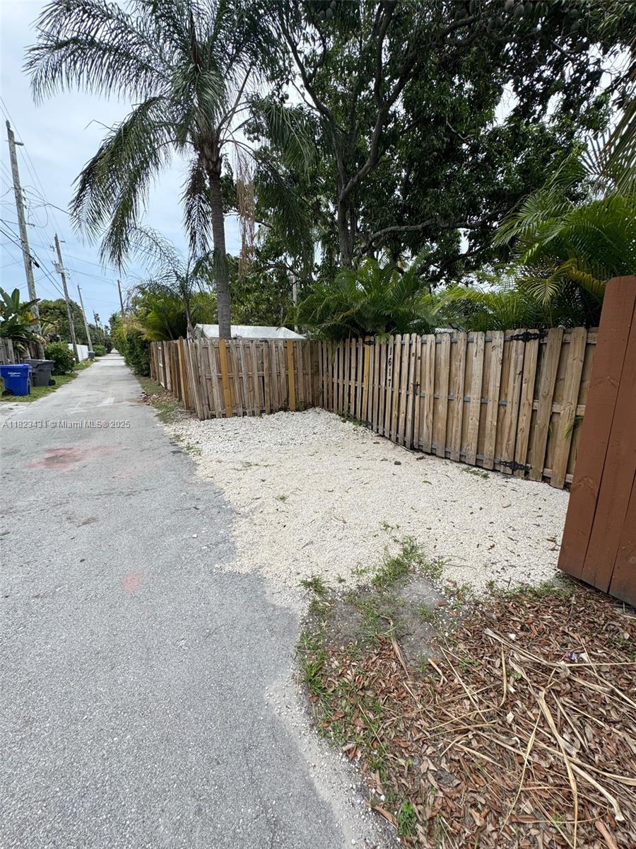 HOLLYWOOD - Residential