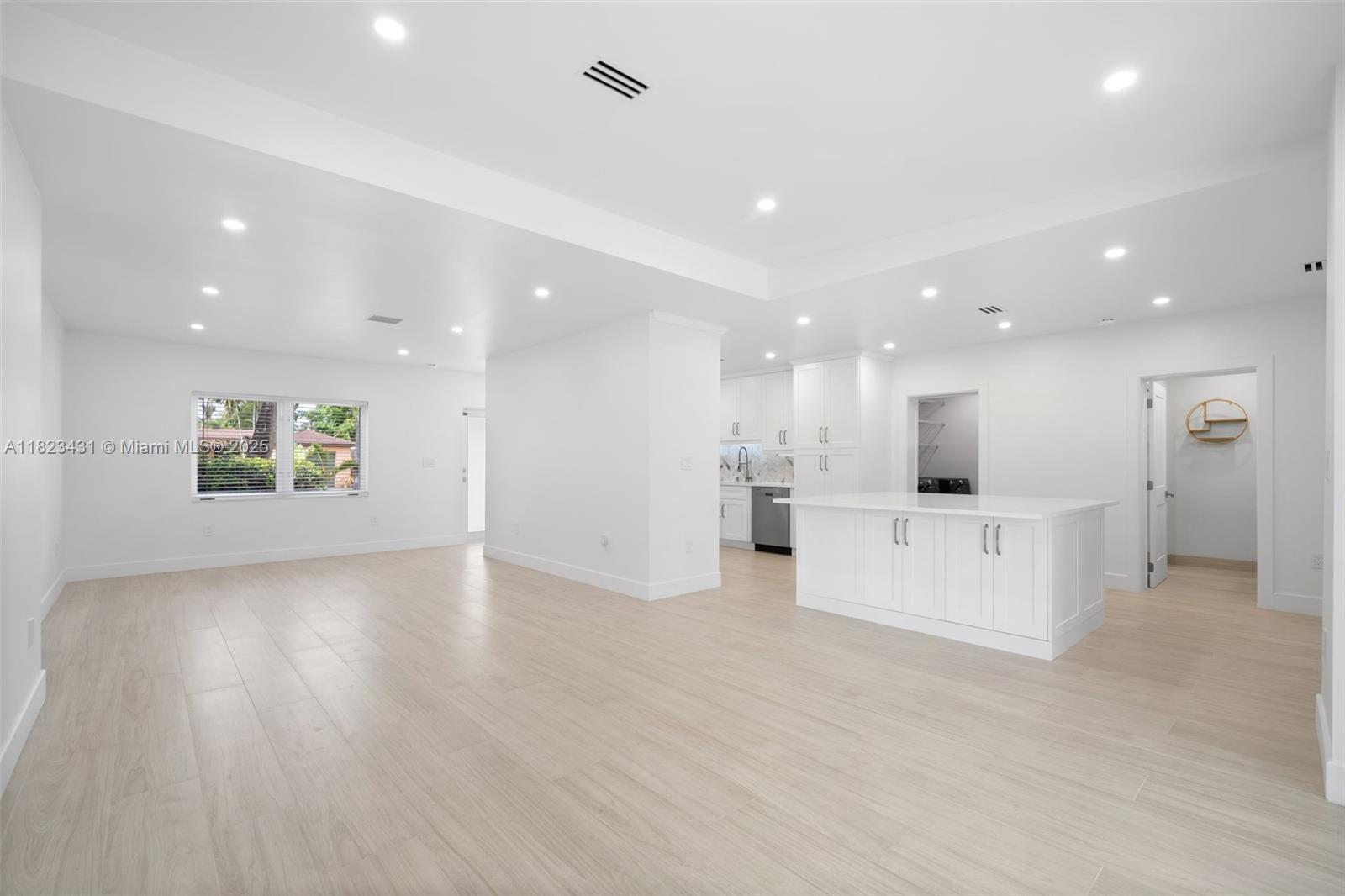 HOLLYWOOD - Residential