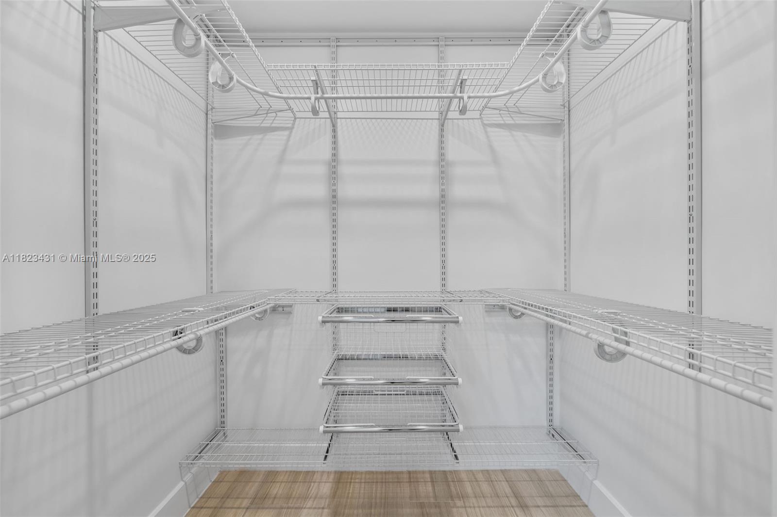 HOLLYWOOD - Residential