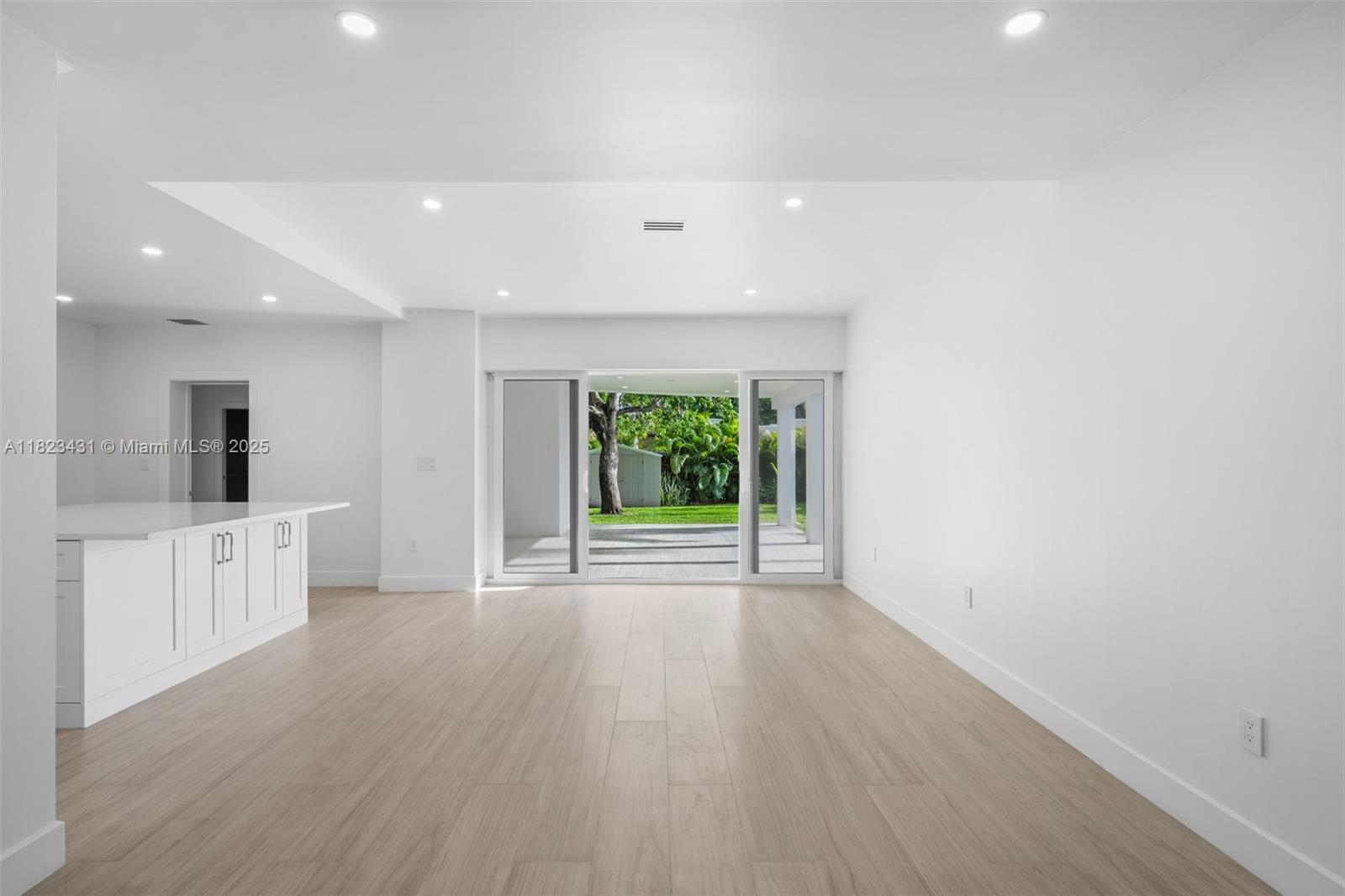 HOLLYWOOD - Residential