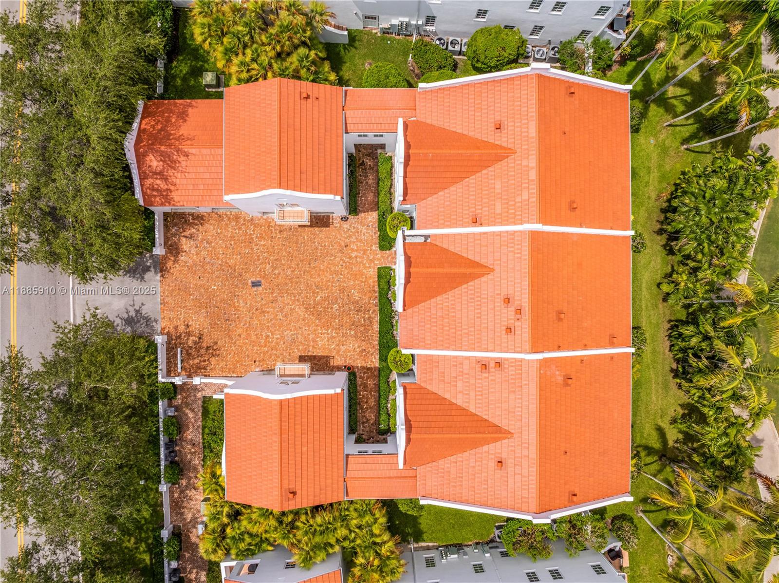 VILLAGE OF CAMPO SANO CON - Residential