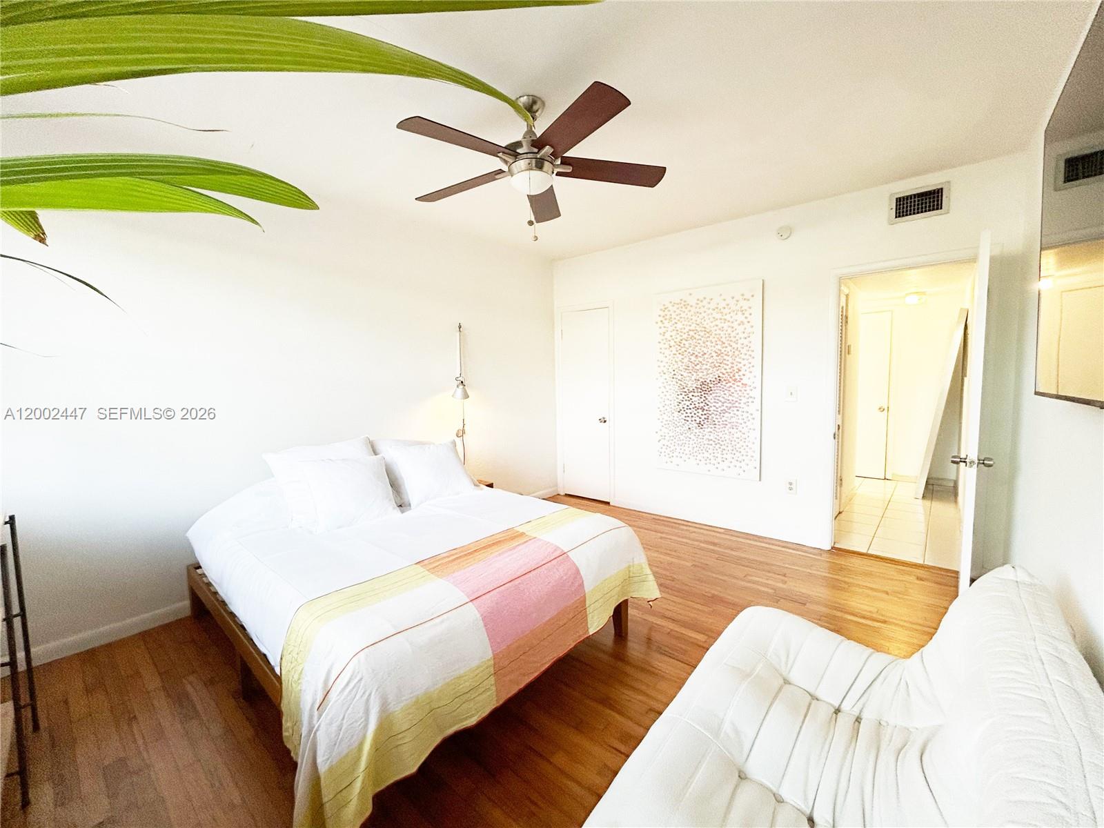 MARSEILLES DECO CONDO - Residential Lease