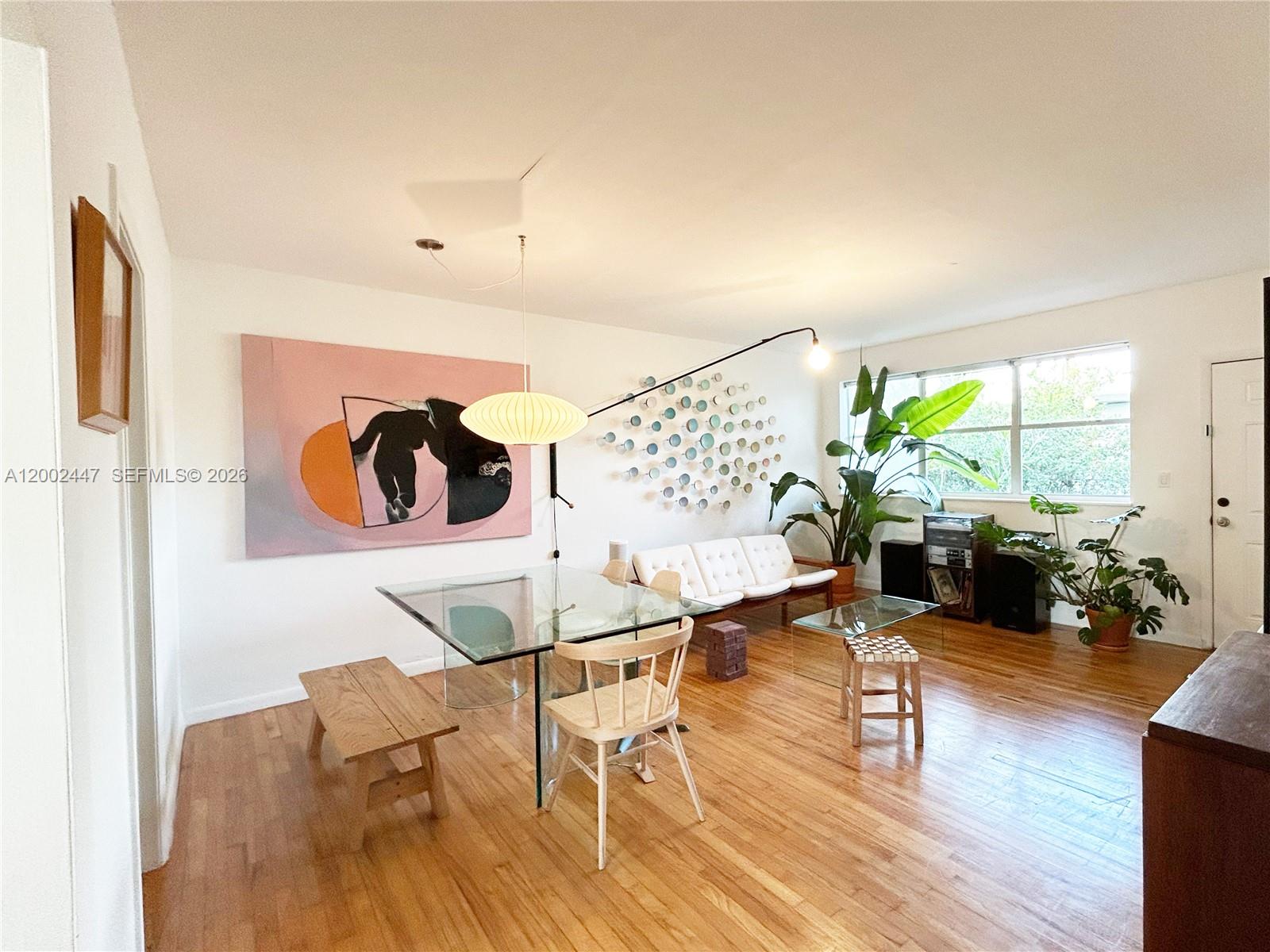 MARSEILLES DECO CONDO - Residential Lease