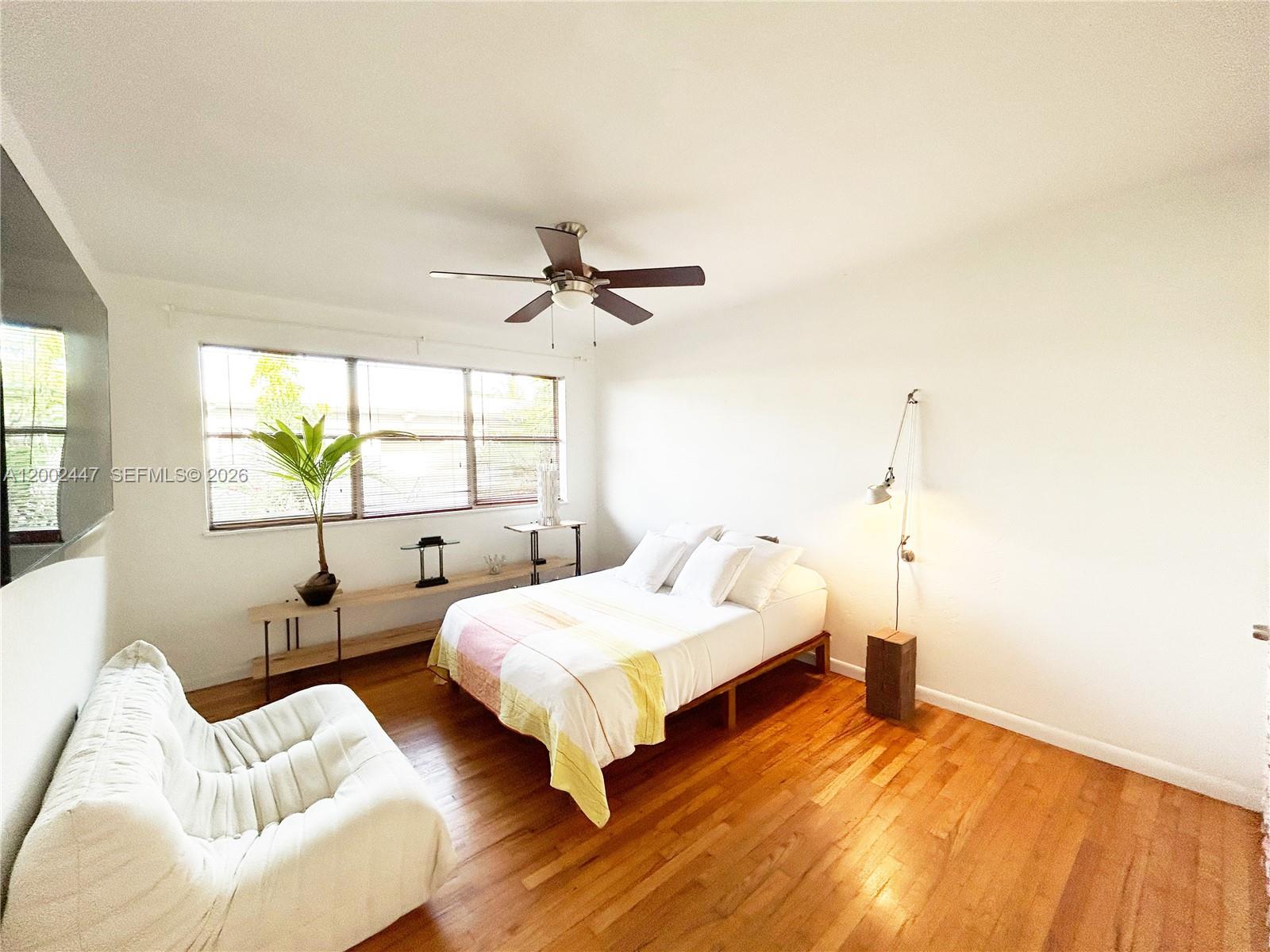 MARSEILLES DECO CONDO - Residential Lease