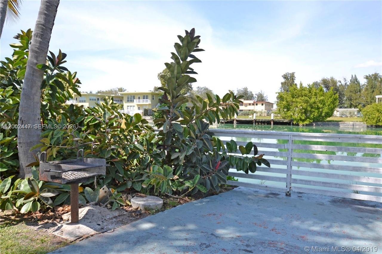 MARSEILLES DECO CONDO - Residential Lease