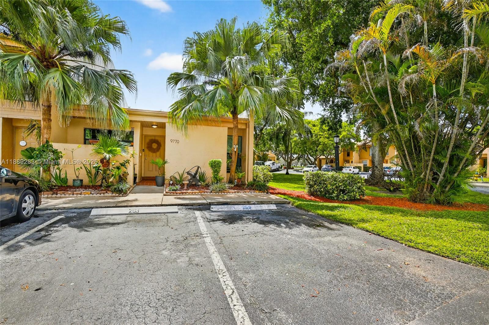 WESTVIEW CONDOMINIUM NO T - Residential