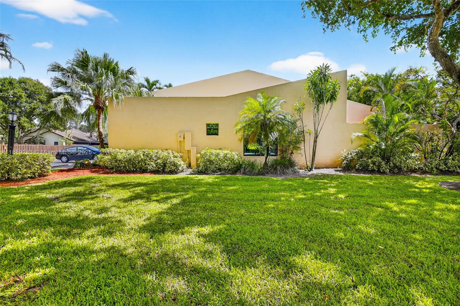 WESTVIEW CONDOMINIUM NO T - Residential