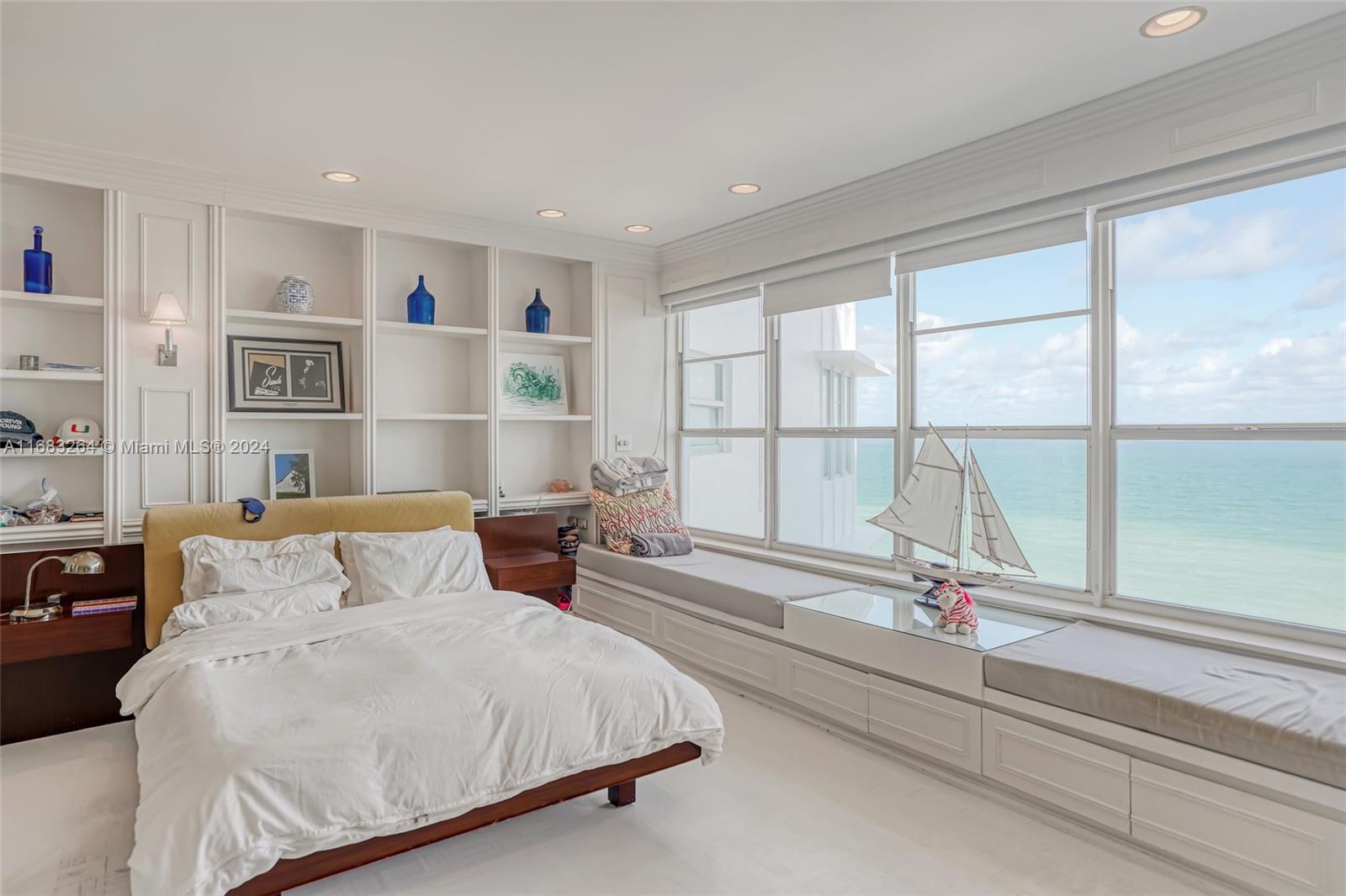 THE EXECUTIVE CONDO - Residential