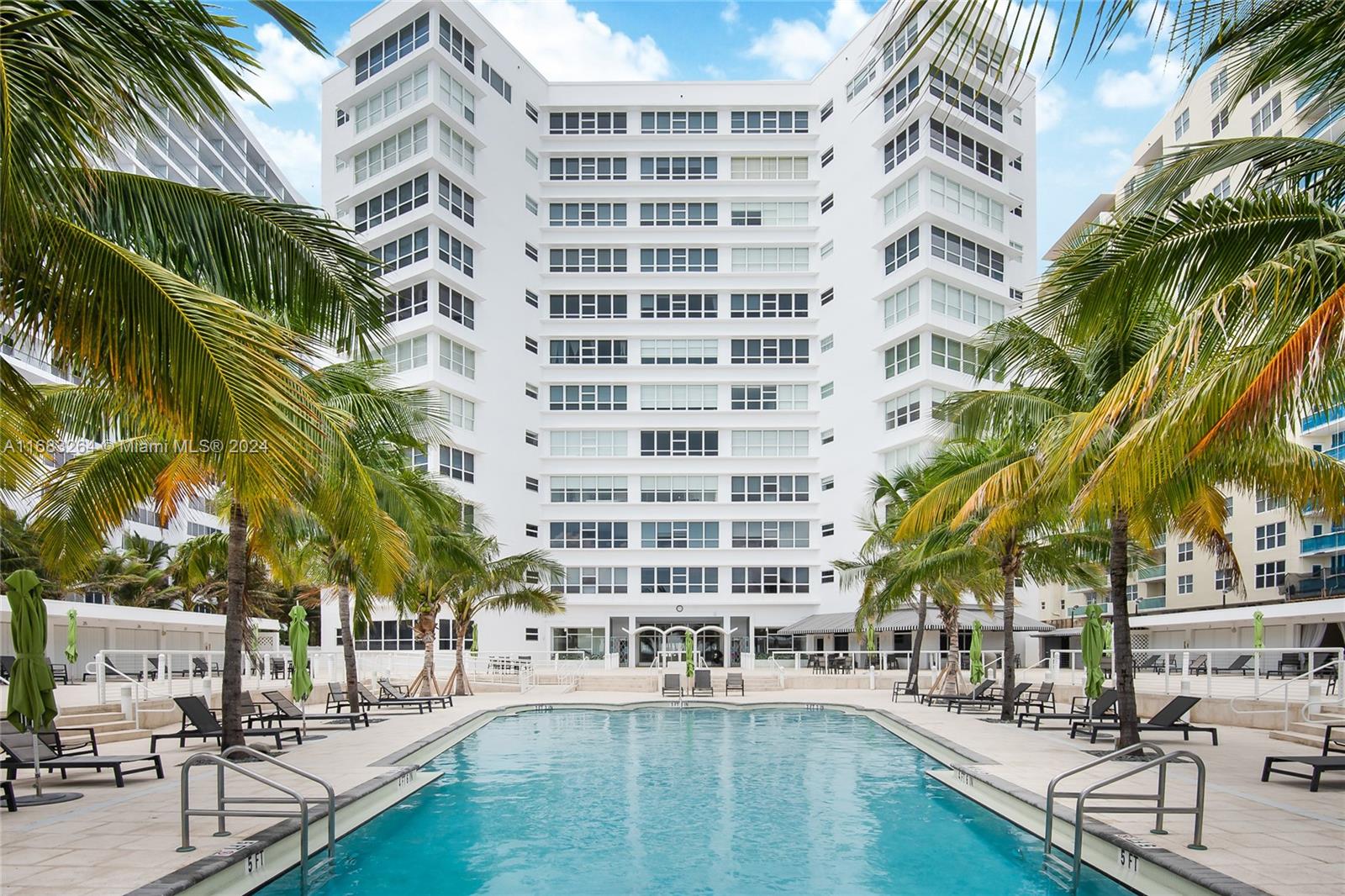 THE EXECUTIVE CONDO - Residential