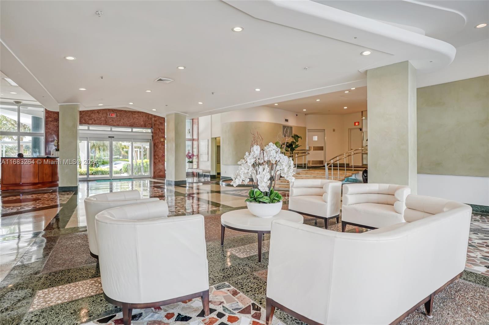 THE EXECUTIVE CONDO - Residential