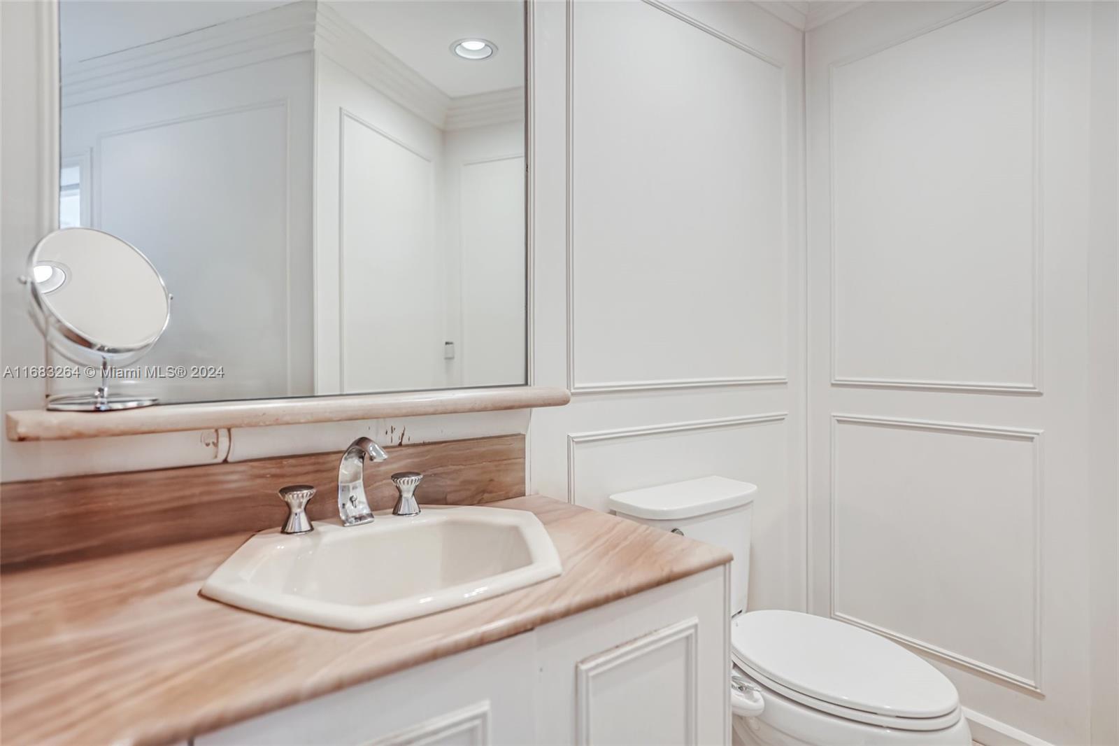 THE EXECUTIVE CONDO - Residential