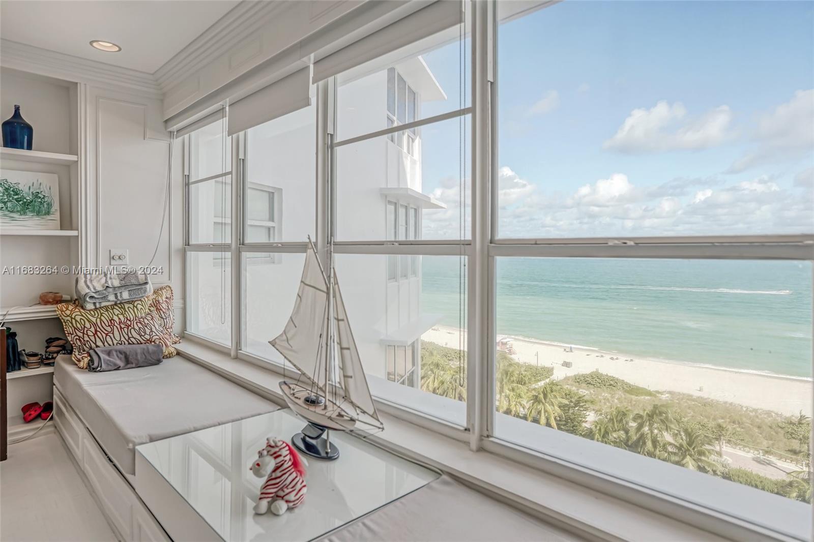 THE EXECUTIVE CONDO - Residential