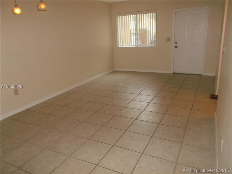 EXCELLENT RENTAL OPPORTUNITY. 2 BED 2 BATH, CERAMIC AND LAMINATE FLOORS NO CARPET, WASHER AND DRYER, BEAUTIFUL BACKYARD OVERLOOKING THE CANAL, POOL AND BASKETBALL COURT!! EASY TO SHOW LOCK BOX!!