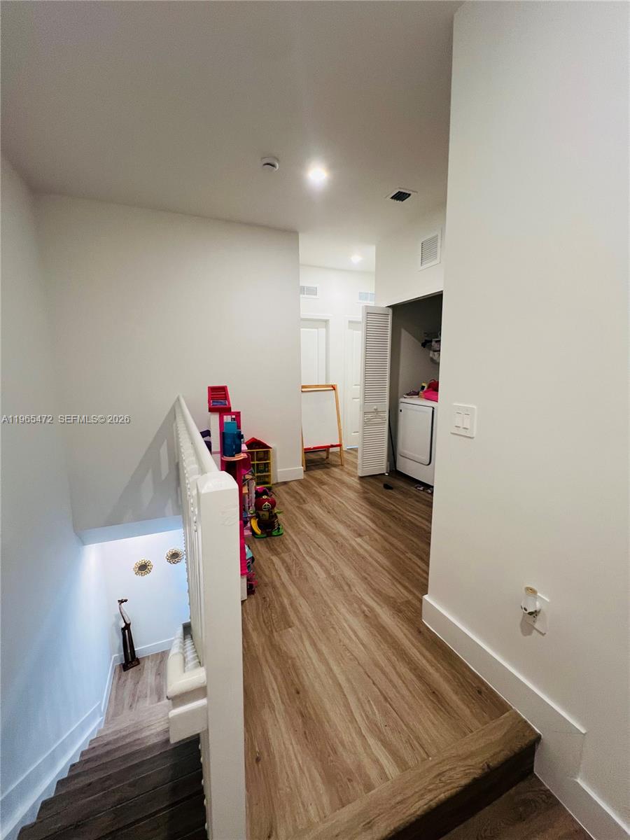 Century Park Square - Residential