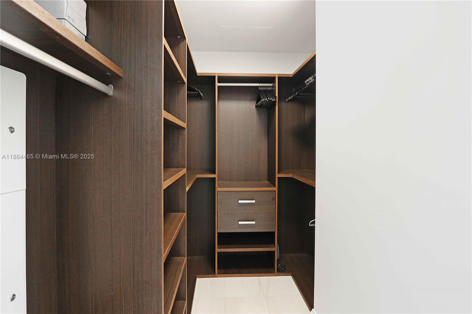 THE PLAZA 851 BRICKELL CO - Residential