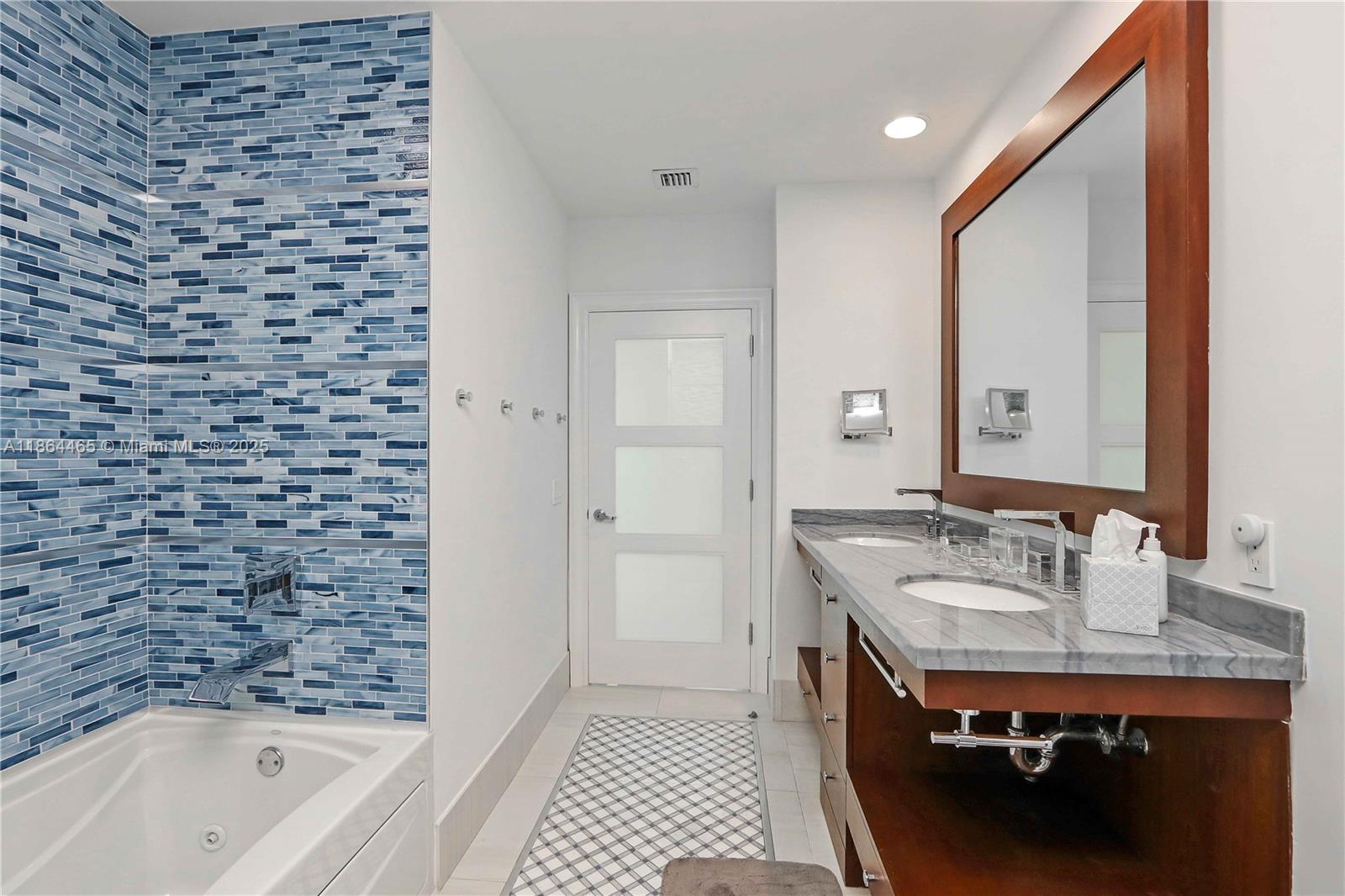 THE PLAZA 851 BRICKELL CO - Residential