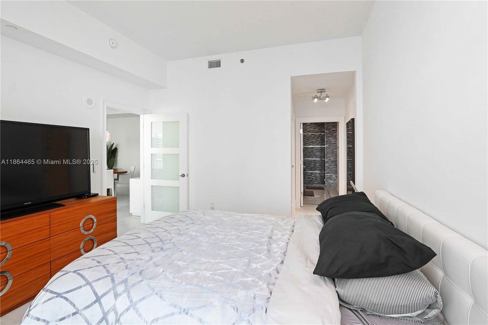 THE PLAZA 851 BRICKELL CO - Residential