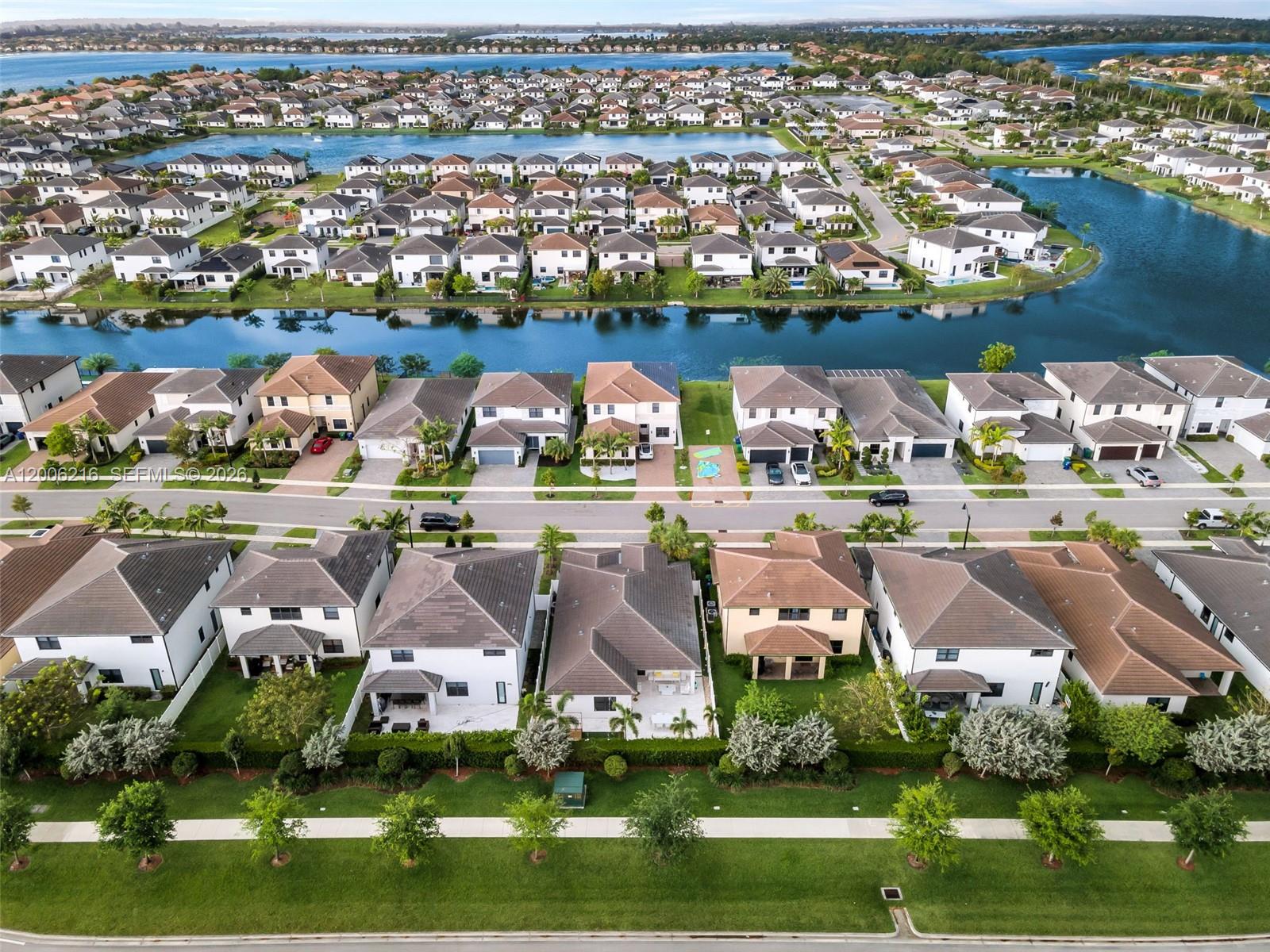 TUSCAN ISLES - Residential