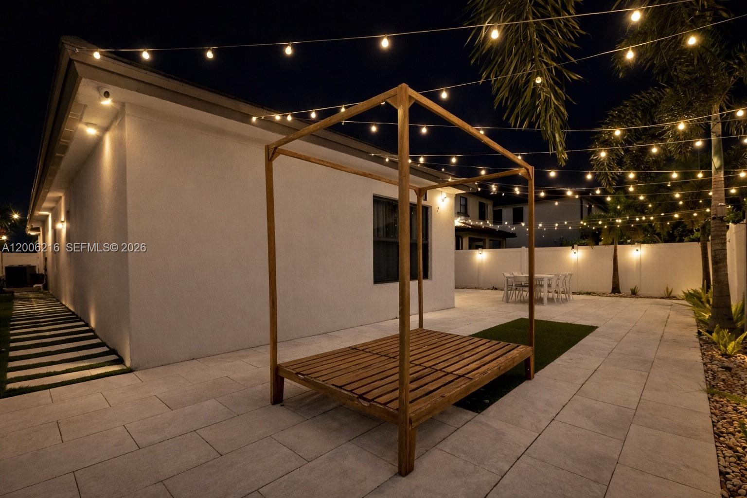 TUSCAN ISLES - Residential