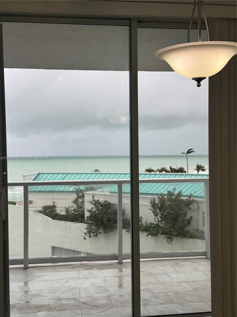 16485 Collins Ave 632