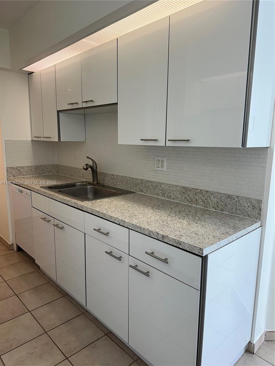 16485 Collins Ave 632