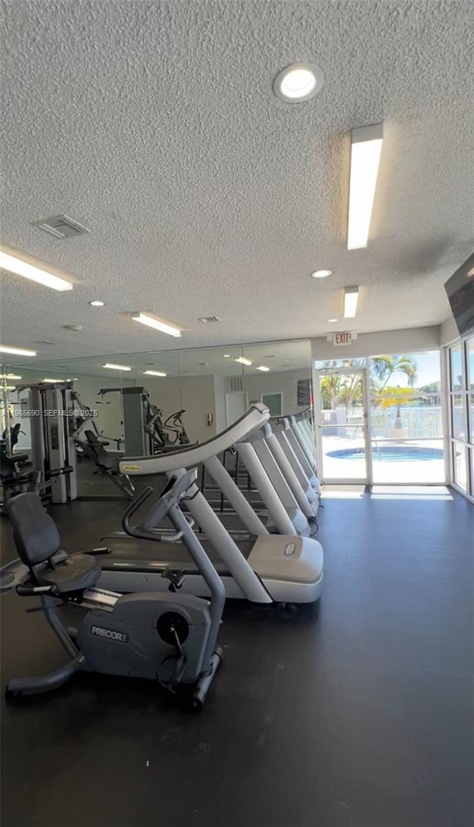 LE CLUB AT OLD CUTLER CON - Residential Lease