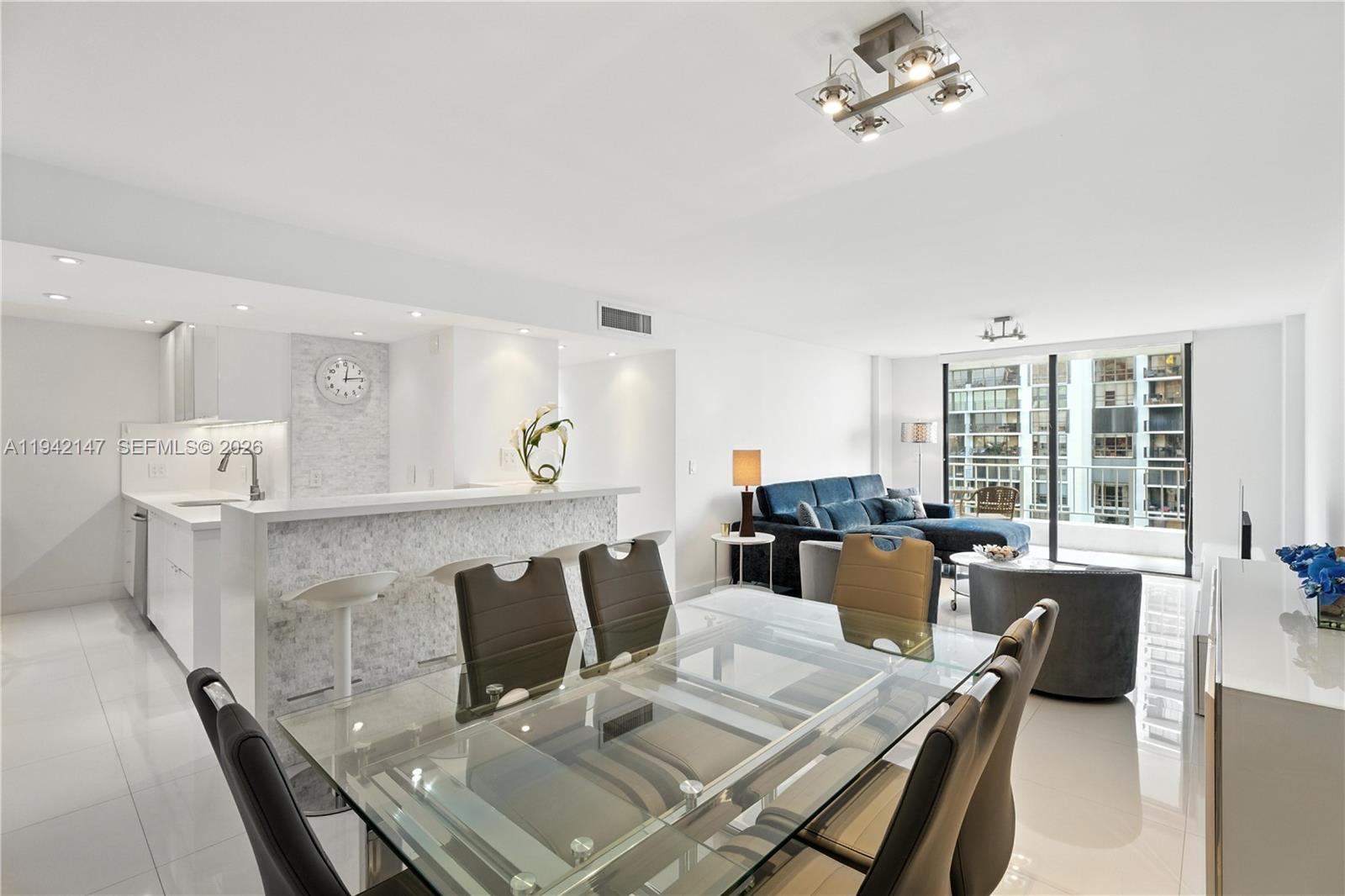BRICKELL HARBOUR CONDO - Residential
