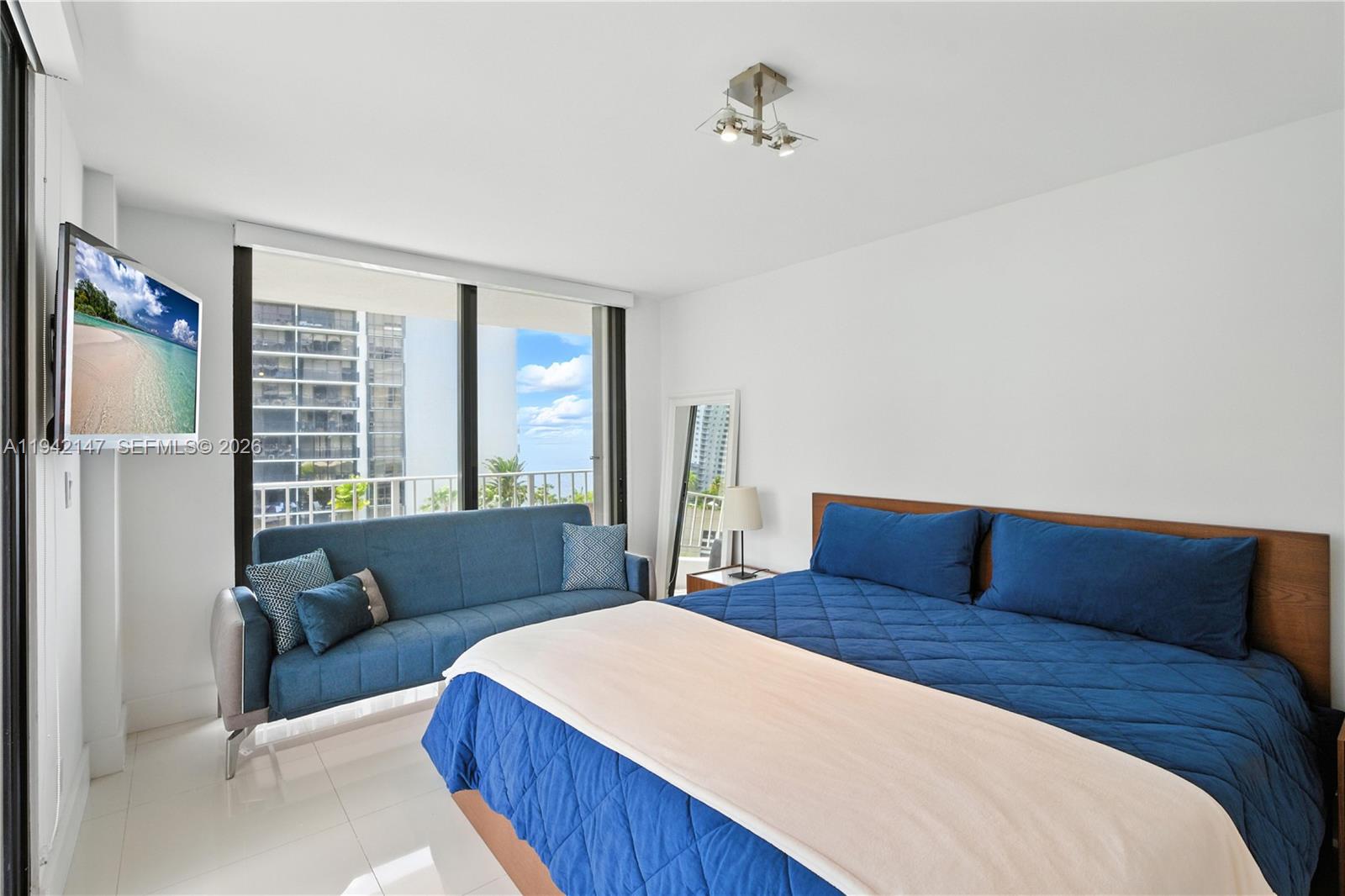 BRICKELL HARBOUR CONDO - Residential
