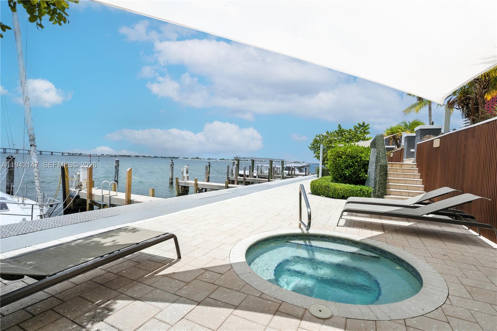 BRICKELL HARBOUR CONDO - Residential