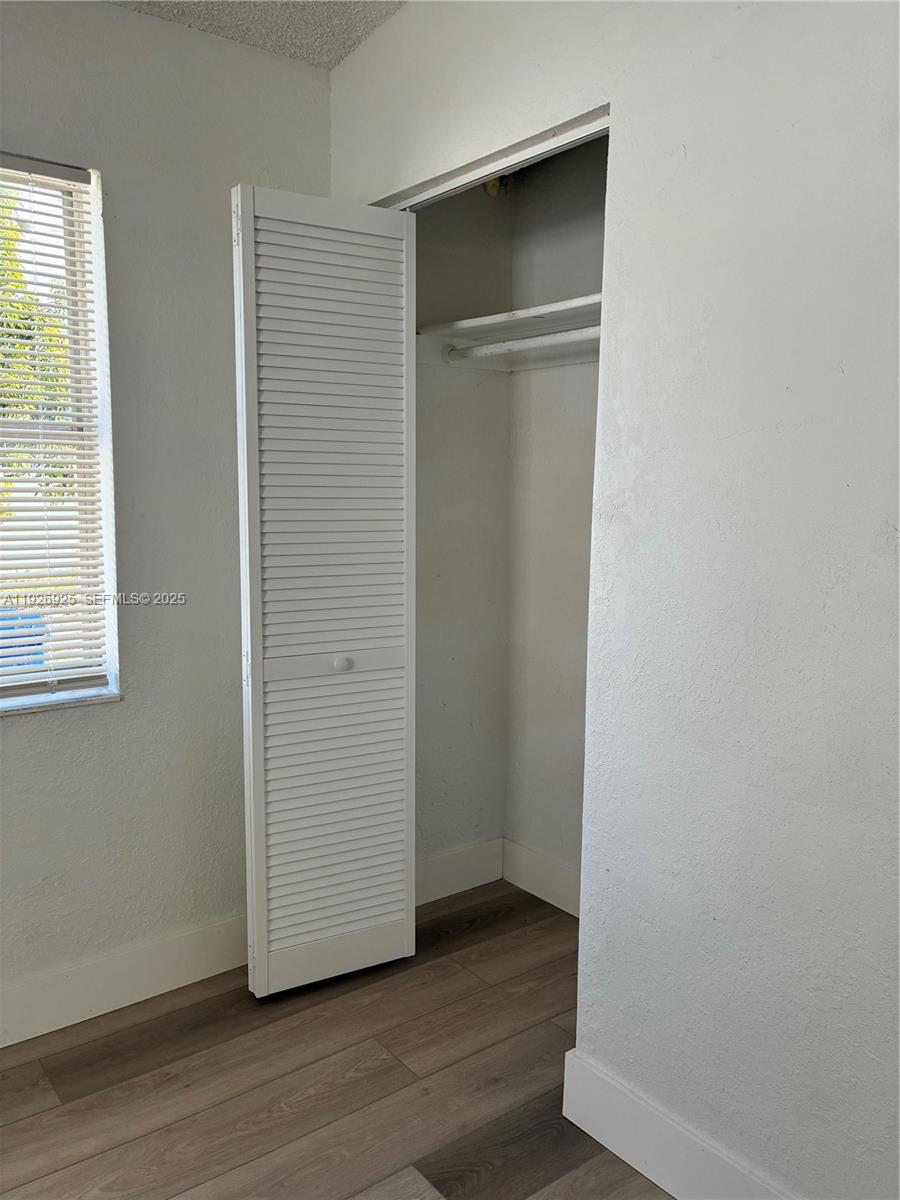 SANDERS PARK - Residential Lease