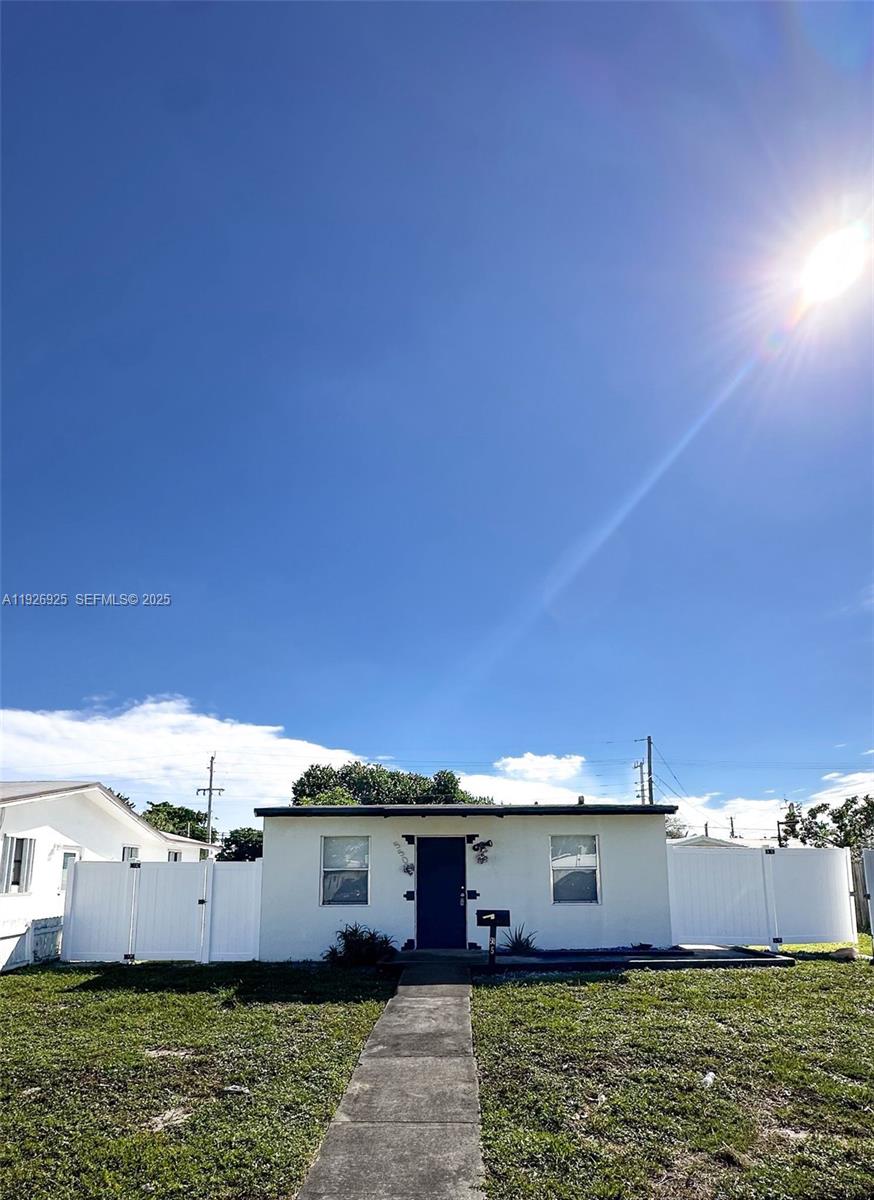 SANDERS PARK - Residential Lease