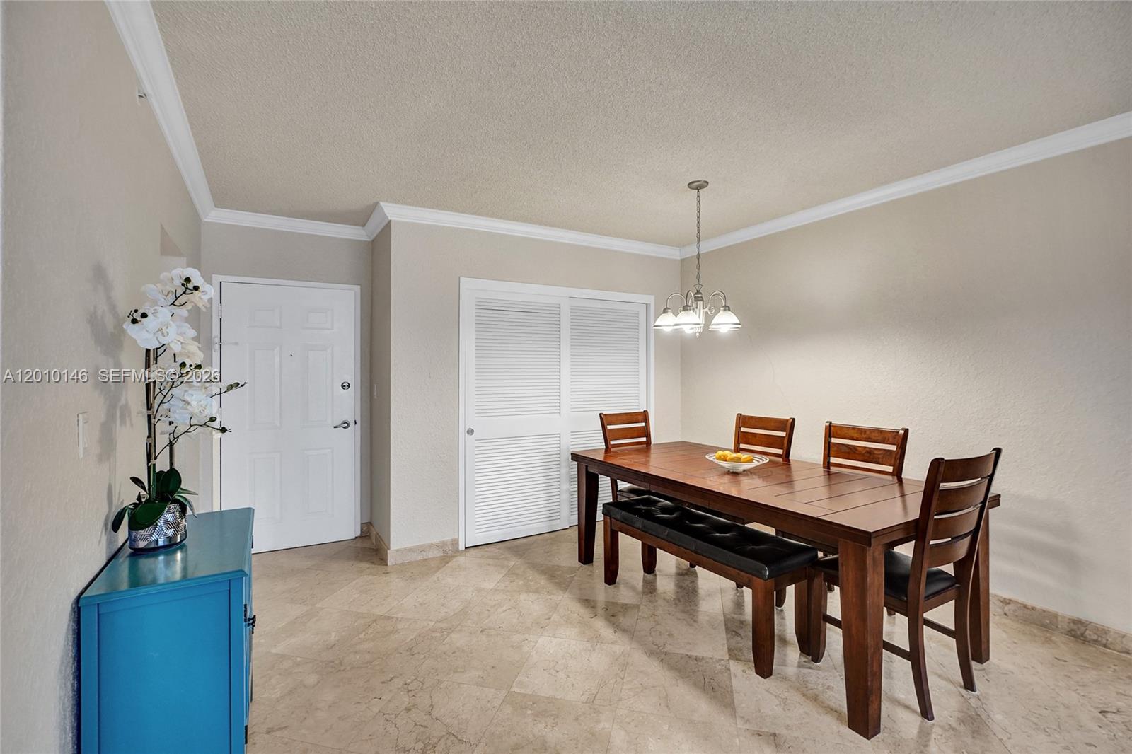 WAVE CONDO - Residential