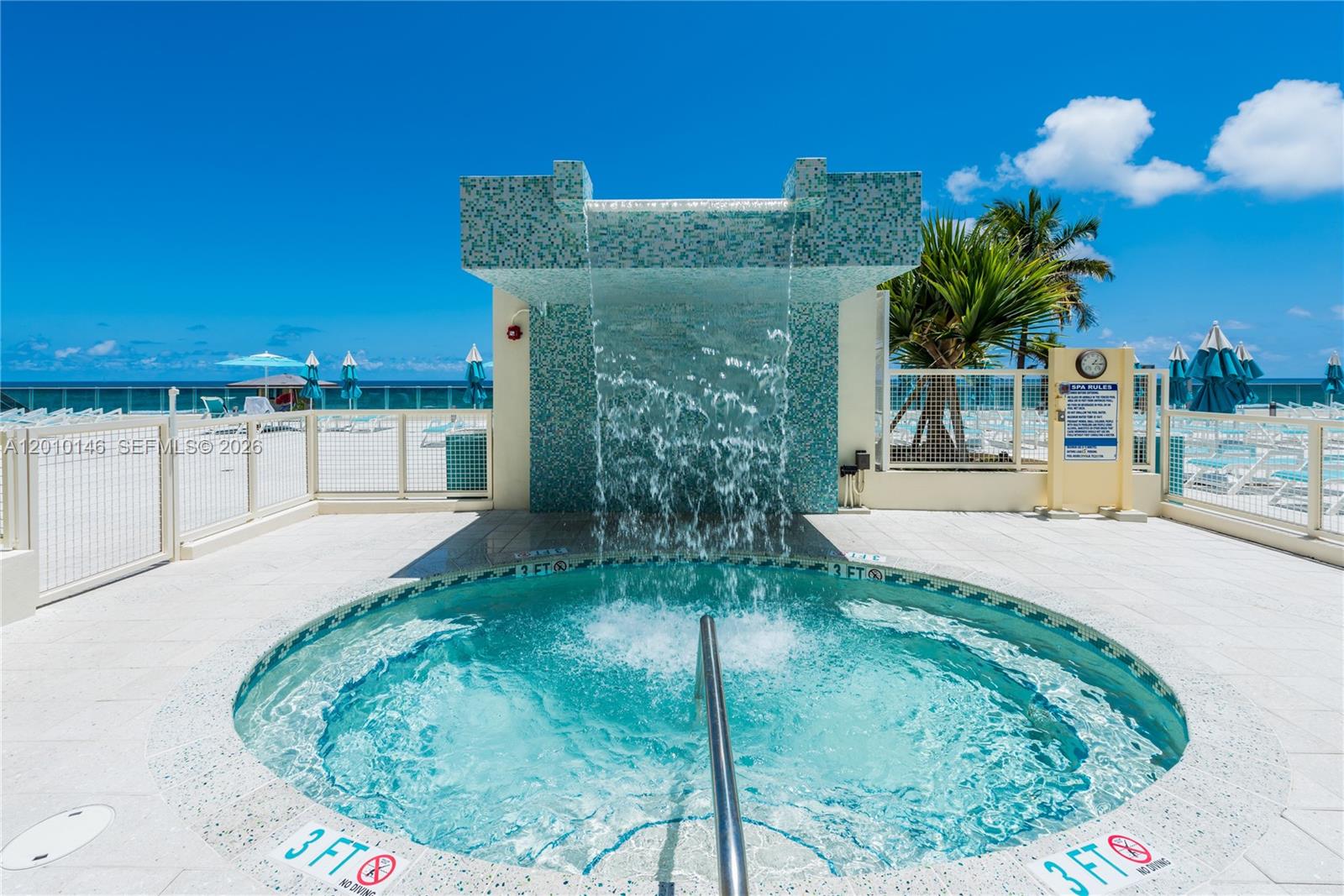WAVE CONDO - Residential
