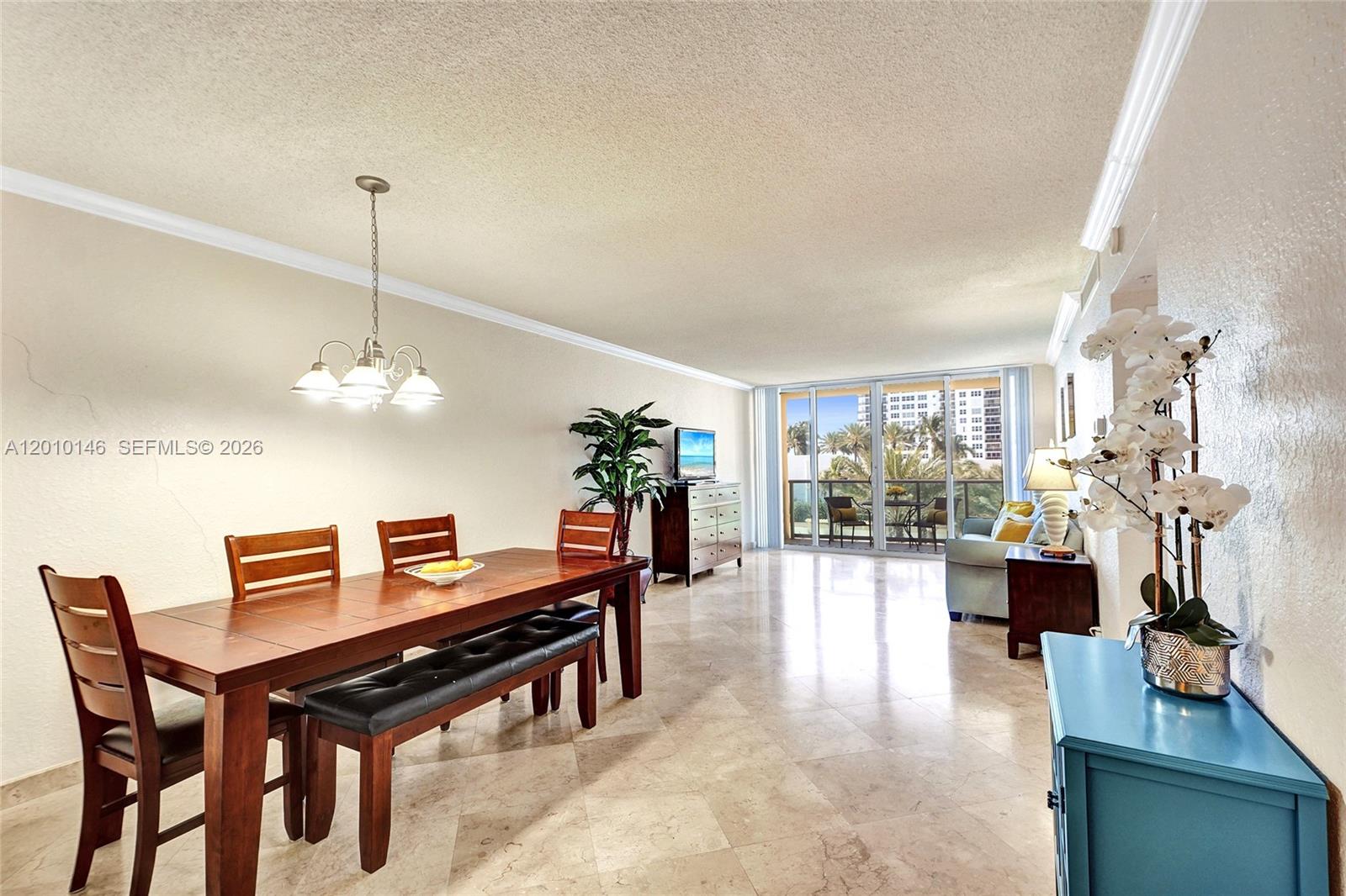 WAVE CONDO - Residential