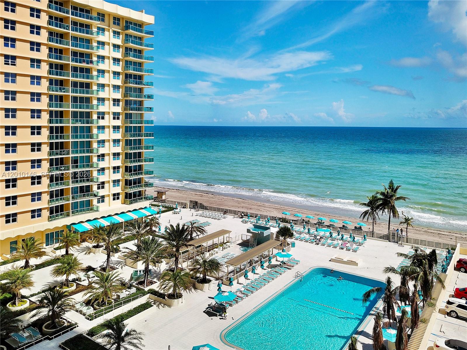 WAVE CONDO - Residential