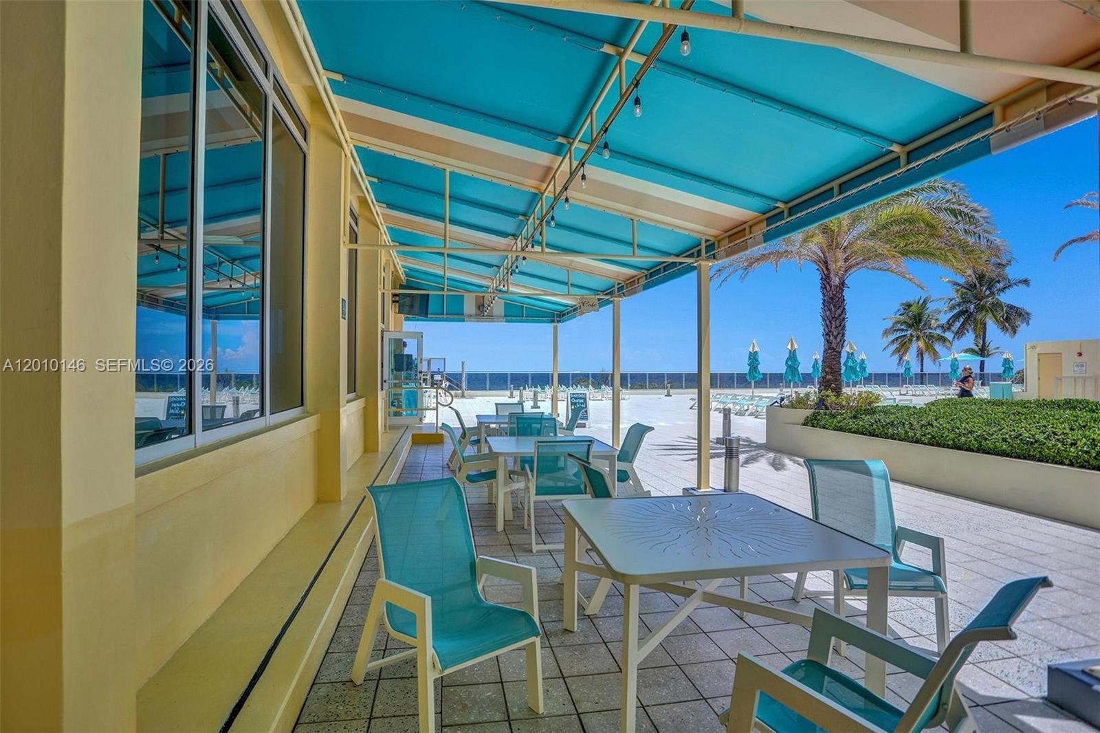 WAVE CONDO - Residential