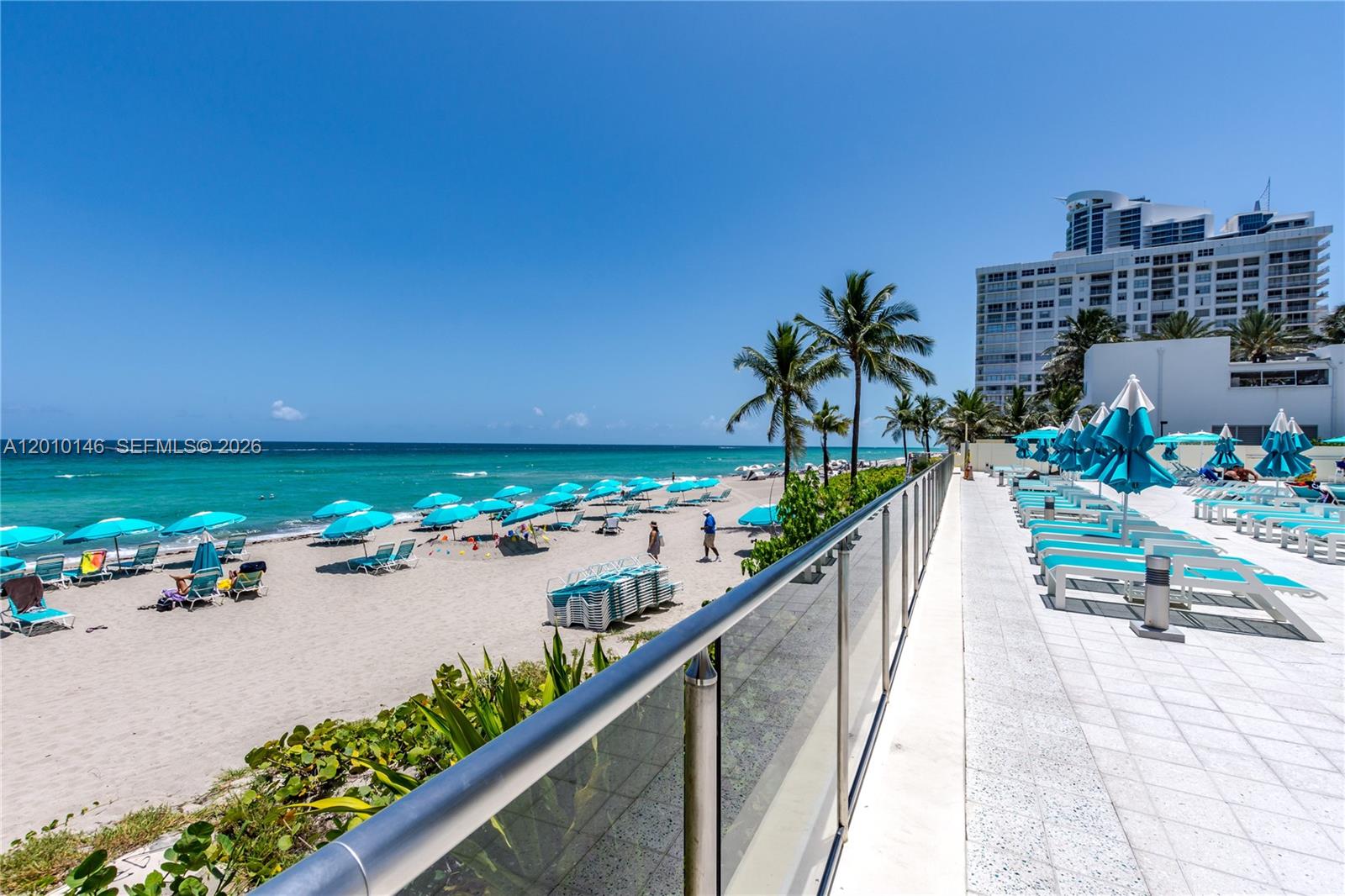 WAVE CONDO - Residential