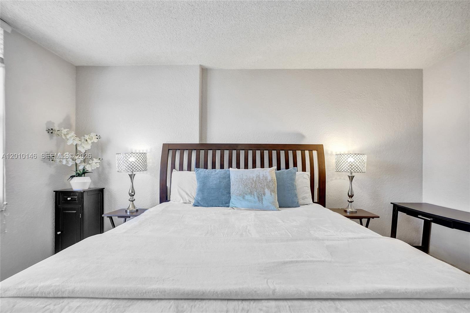 WAVE CONDO - Residential