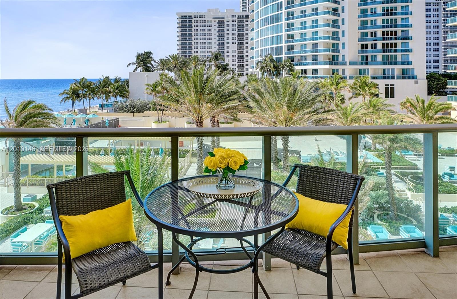 WAVE CONDO - Residential