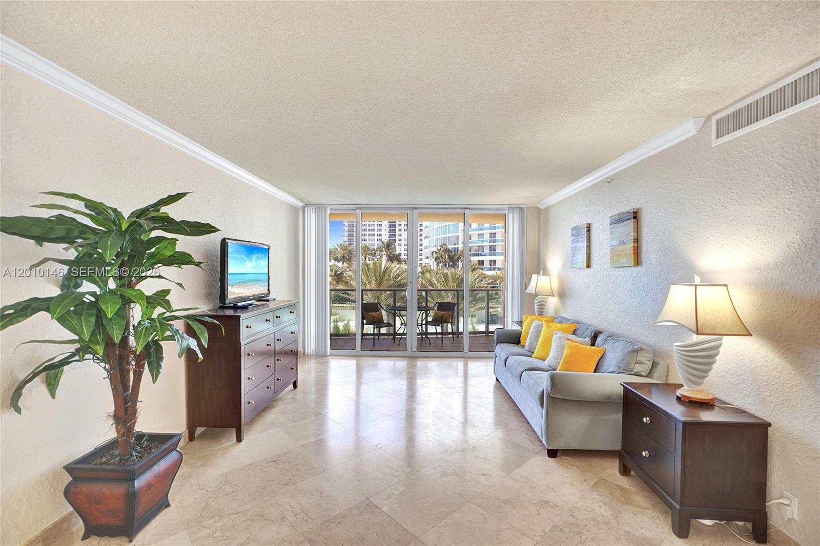 WAVE CONDO - Residential